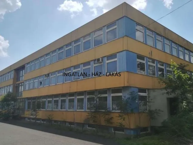 Eladó kereskedelmi és ipari ingatlan Pécs 2840 nm