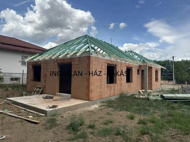 Eladó ház Veresegyház 130 nm