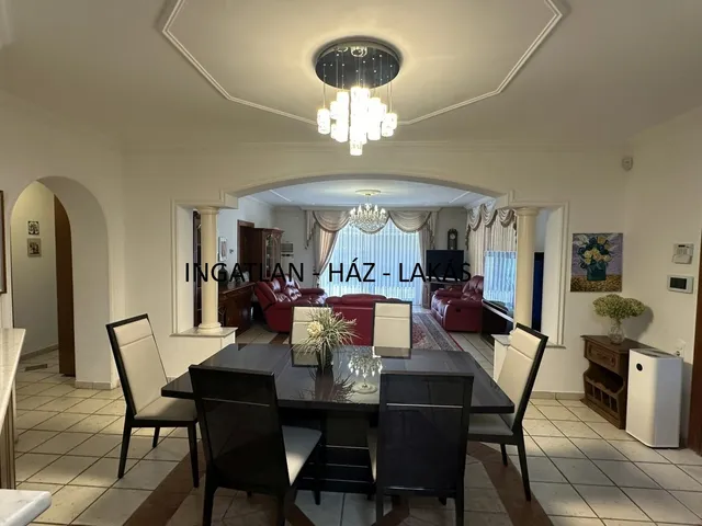 Eladó ház Budapest XVI. kerület, Rákosszentmihály 595 nm