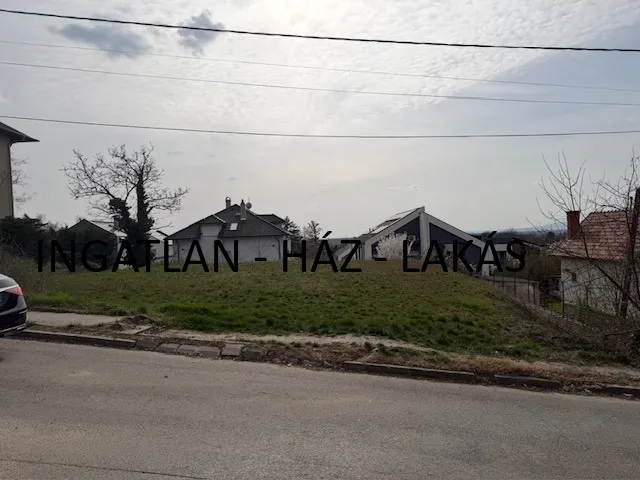 Eladó telek Budapest XVI. kerület, Cinkota 670 nm