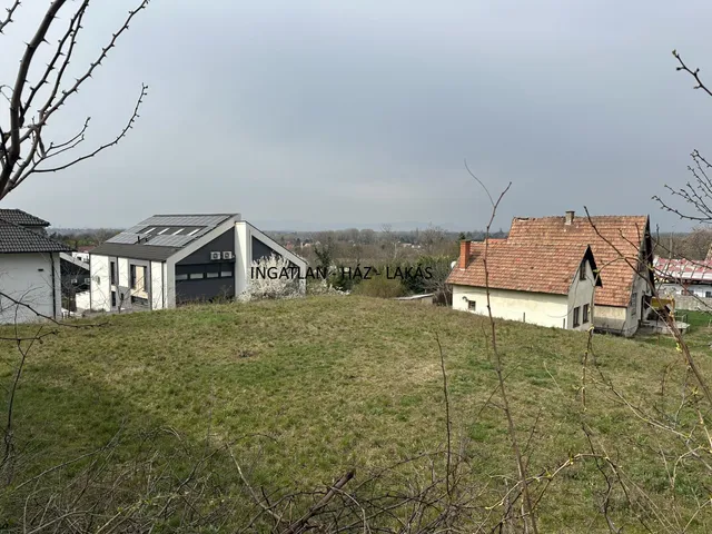 Eladó telek Budapest XVI. kerület, Cinkota 670 nm