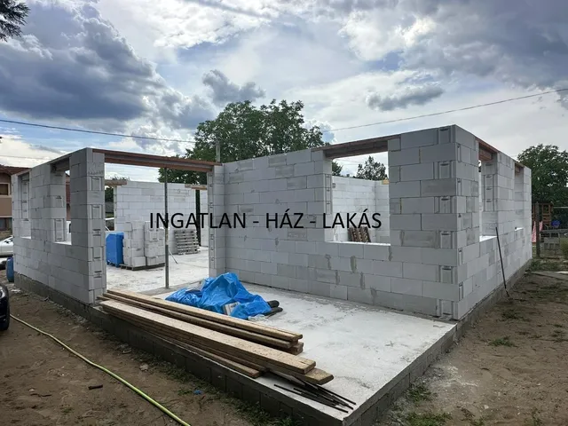 Eladó ház Csörög 105 nm