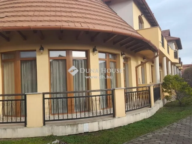 Eladó kereskedelmi és ipari ingatlan Hajdúszoboszló 1980 nm