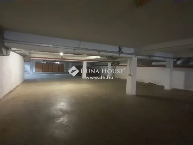 Eladó kereskedelmi és ipari ingatlan Hajdúszoboszló 1980 nm