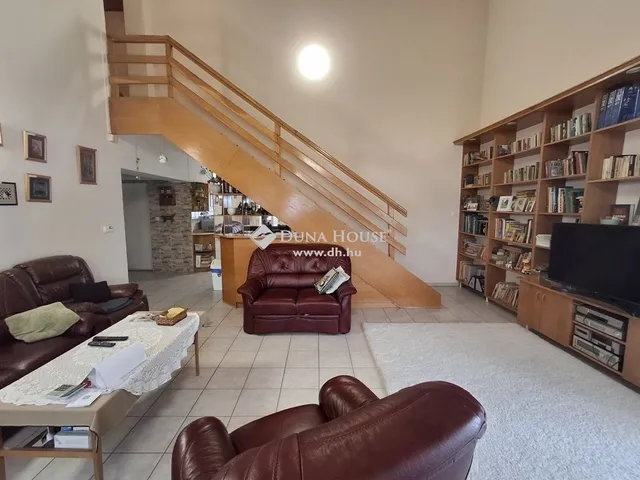 Eladó ház Debrecen, Sámsonikert 226 nm