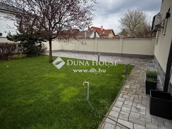 Eladó ház Debrecen, Széchenyikert 239 nm