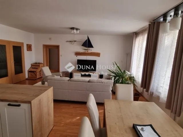 Eladó lakás Debrecen 121 nm