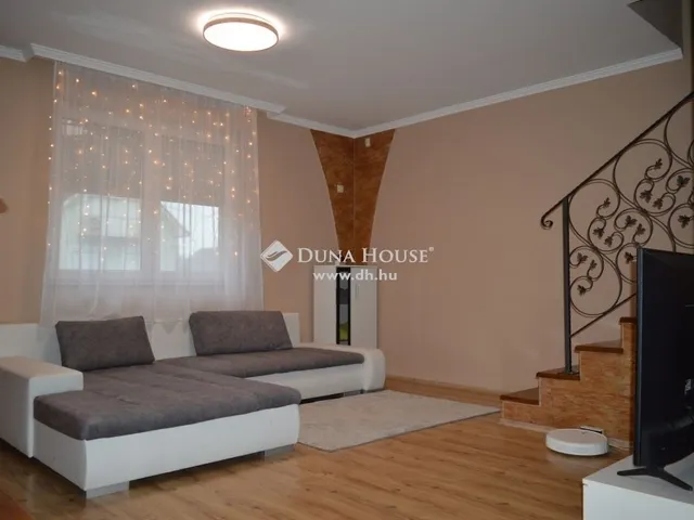 Eladó ház Debrecen, Biharikert 256 nm