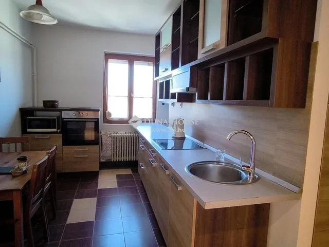 Eladó lakás Debrecen, Belváros 81 nm