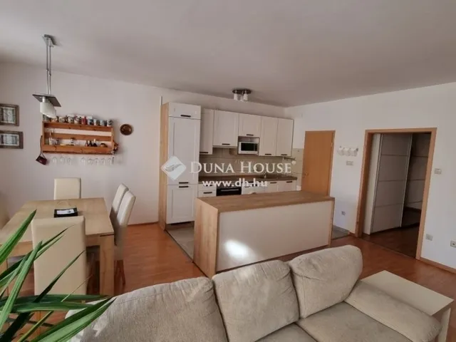 Eladó lakás Debrecen, Belváros 121 nm