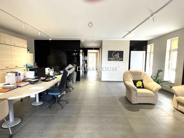 Eladó kereskedelmi és ipari ingatlan Debrecen 148 nm