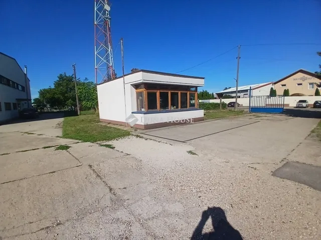 Eladó kereskedelmi és ipari ingatlan Hajdúnánás 1600 nm