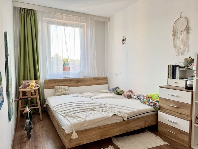 Eladó lakás Debrecen, Vénkert 66 nm