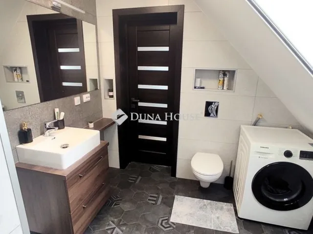 Eladó lakás Debrecen, Epreskert 79 nm