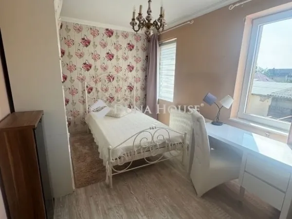 Eladó ház Debrecen, Pércsikert 210 nm