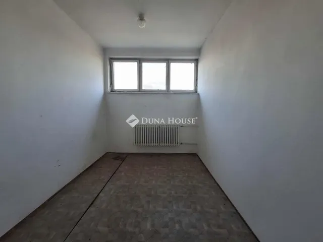 Eladó kereskedelmi és ipari ingatlan Biharkeresztes 360 nm