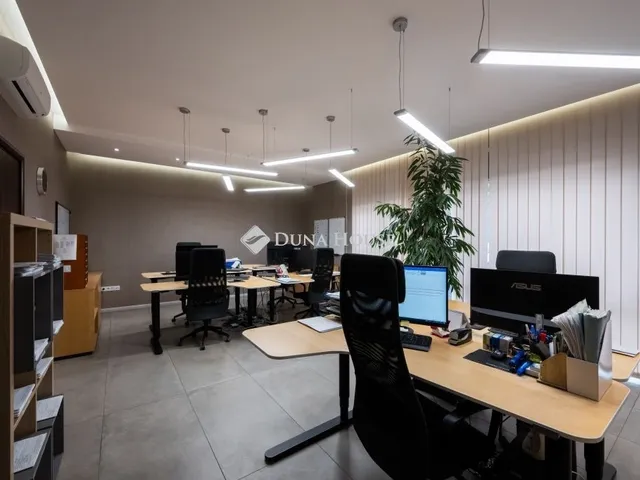 Eladó kereskedelmi és ipari ingatlan Debrecen 236 nm