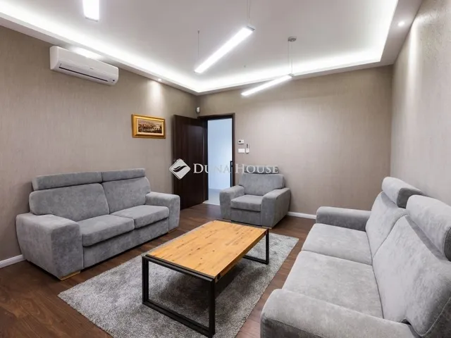 Eladó kereskedelmi és ipari ingatlan Debrecen 236 nm