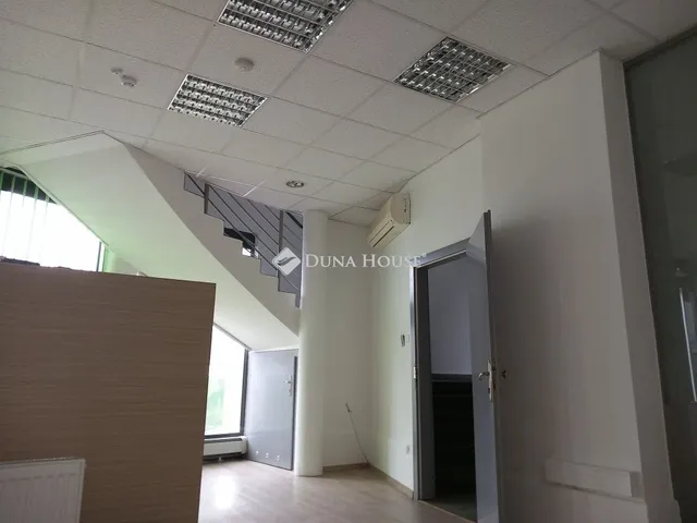 Eladó kereskedelmi és ipari ingatlan Debrecen 720 nm