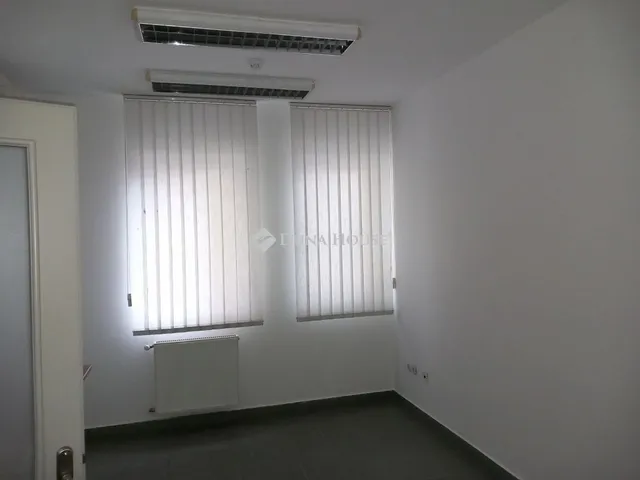 Eladó kereskedelmi és ipari ingatlan Debrecen 720 nm