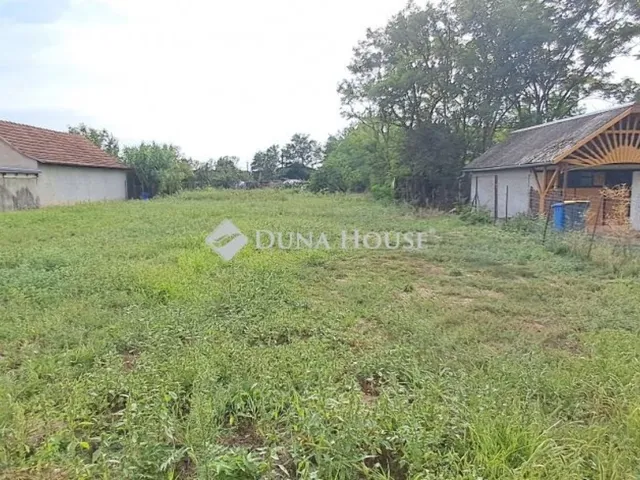 Eladó telek Berettyóújfalu 1082 nm