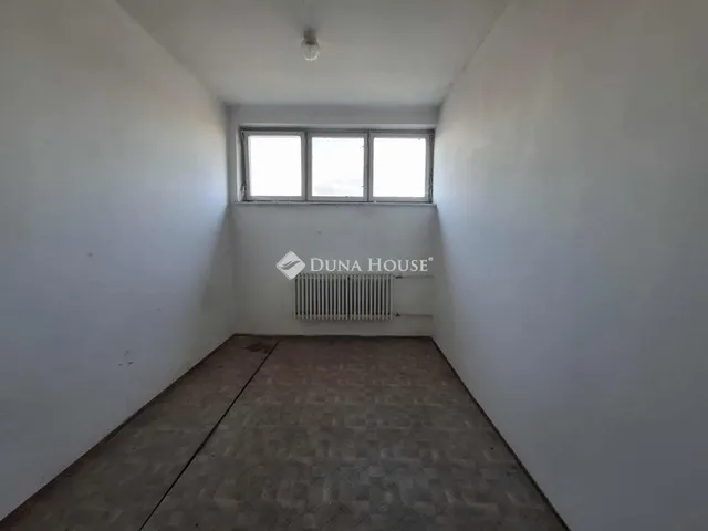 Eladó kereskedelmi és ipari ingatlan Biharkeresztes 360 nm