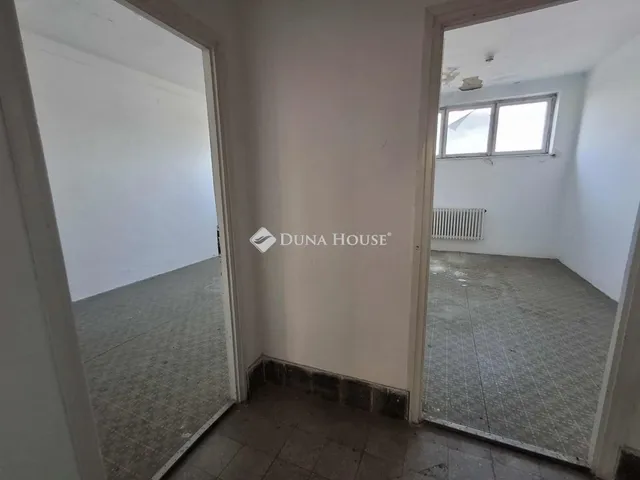 Eladó kereskedelmi és ipari ingatlan Biharkeresztes 360 nm