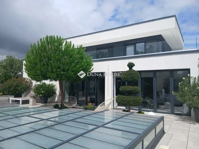 Eladó ház Debrecen, Lencztelep 310 nm