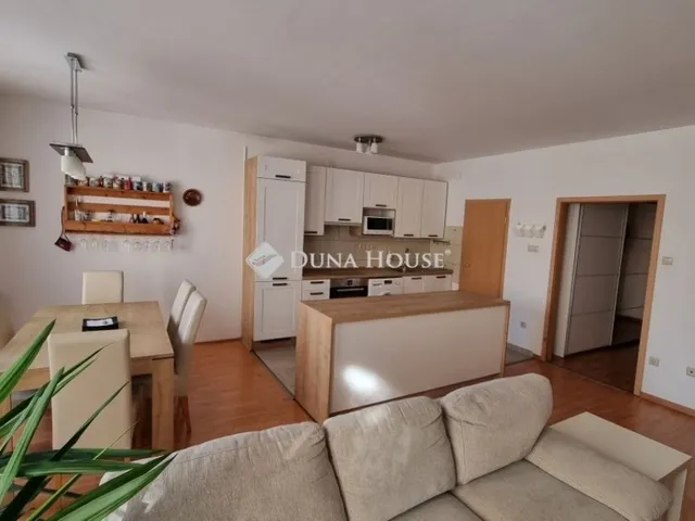 Eladó lakás Debrecen, Belváros 121 nm