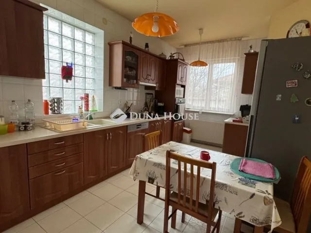 Eladó ház Debrecen, Postakert 263 nm