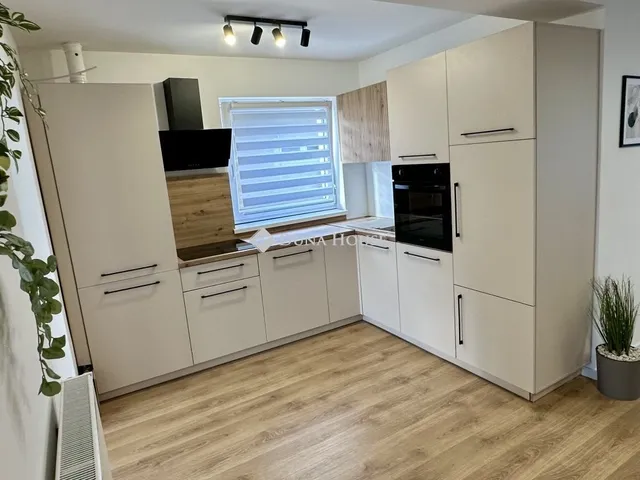 Kiadó ház Debrecen, József Attila-telep 50 nm