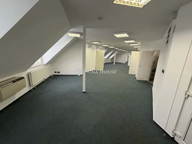 Kiadó kereskedelmi és ipari ingatlan Debrecen 202 nm