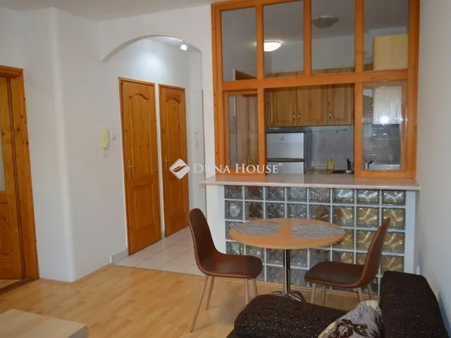 Kiadó lakás Debrecen, Nagyerdő 42 nm