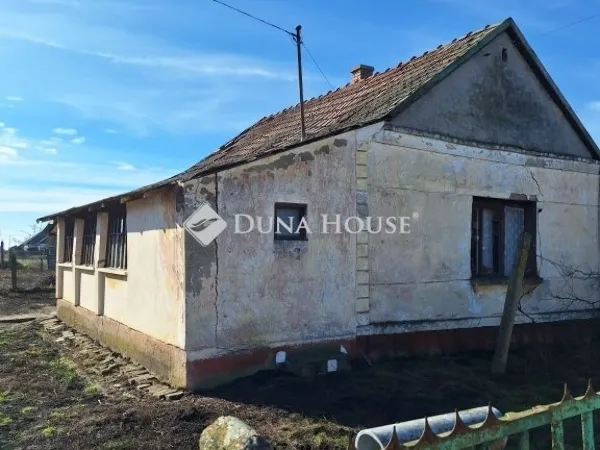 Eladó ház Tetétlen 72 nm