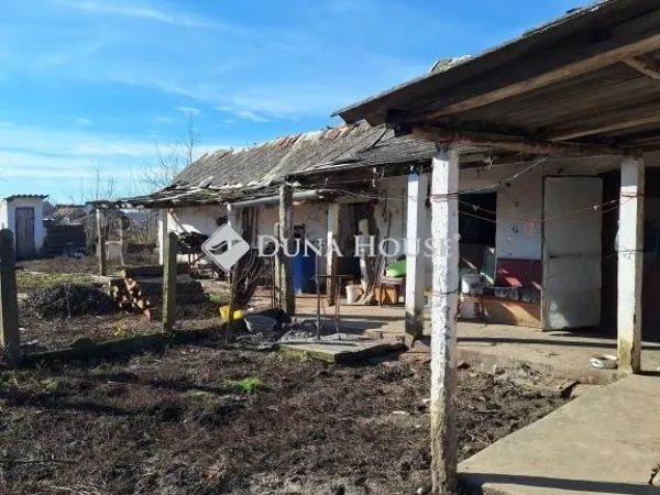 Eladó ház Tetétlen 72 nm