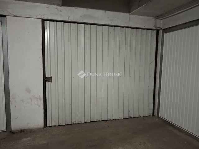 Eladó garázs Debrecen, Belváros 15 nm