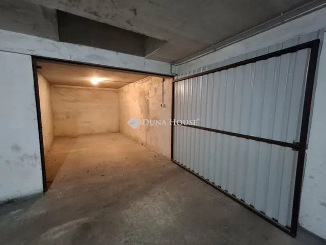 Eladó garázs Debrecen, Belváros 15 nm