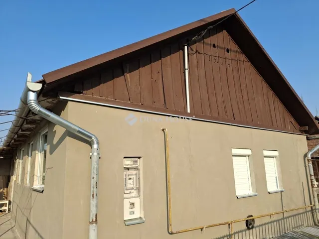 Eladó ház Zsáka 70 nm