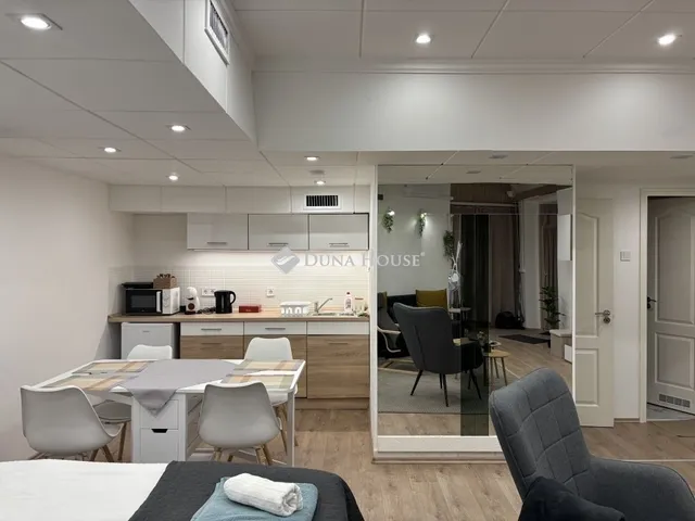 Eladó kereskedelmi és ipari ingatlan Debrecen, Belváros 45 nm