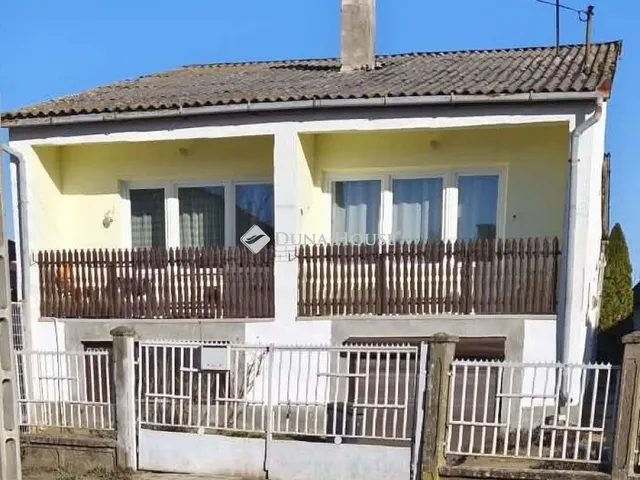 Eladó ház Ópályi 240 nm