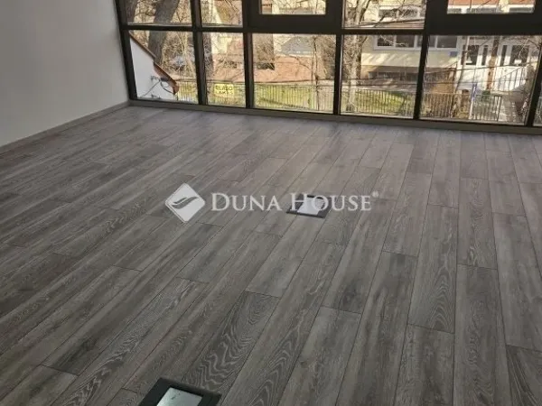 Eladó lakás Debrecen, Nagyerdő 326 nm