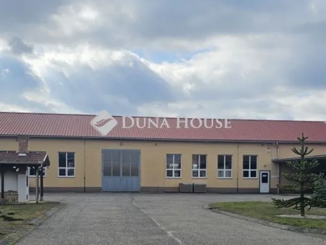 Eladó kereskedelmi és ipari ingatlan Balmazújváros 2315 nm