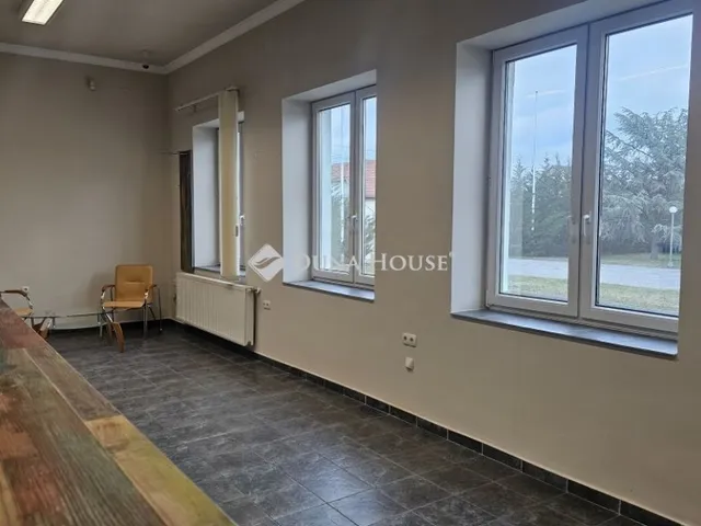 Eladó kereskedelmi és ipari ingatlan Balmazújváros 2315 nm