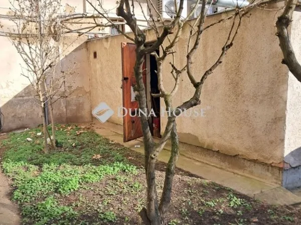 Eladó garázs Debrecen, Belváros 15 nm