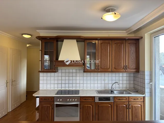 Eladó lakás Debrecen, Egyetemváros 117 nm