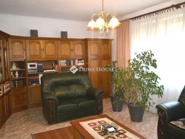 Eladó ház Debrecen, József Attila-telep 136 nm