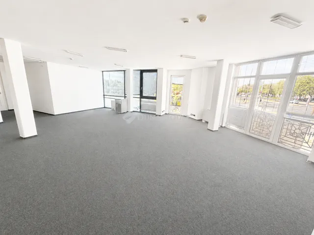 Kiadó kereskedelmi és ipari ingatlan Debrecen 238 nm