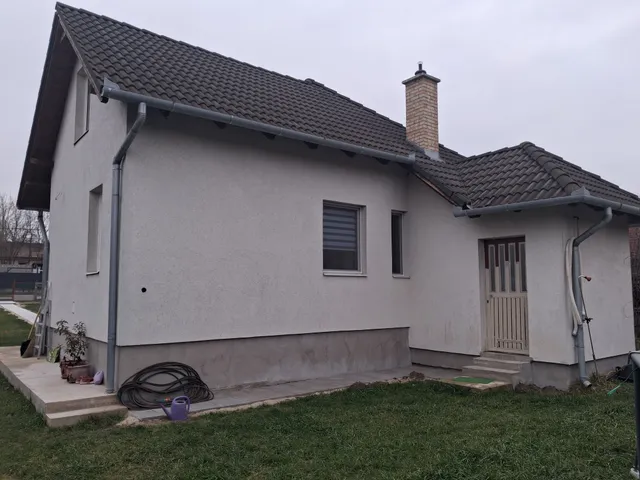 Eladó ház Bocskaikert, Poroszlay út 37 123 nm