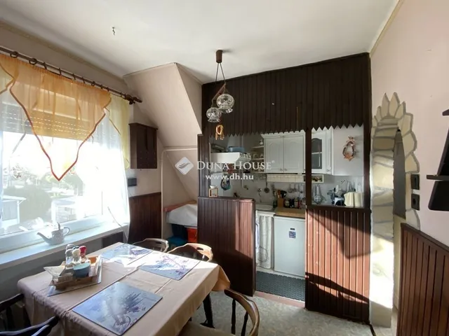 Eladó lakás Veszprém, Egry József utcai lakótelep 113 nm