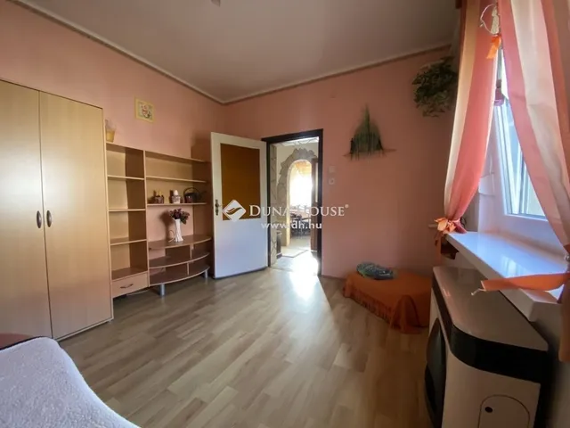 Eladó lakás Veszprém, Egry József utcai lakótelep 113 nm